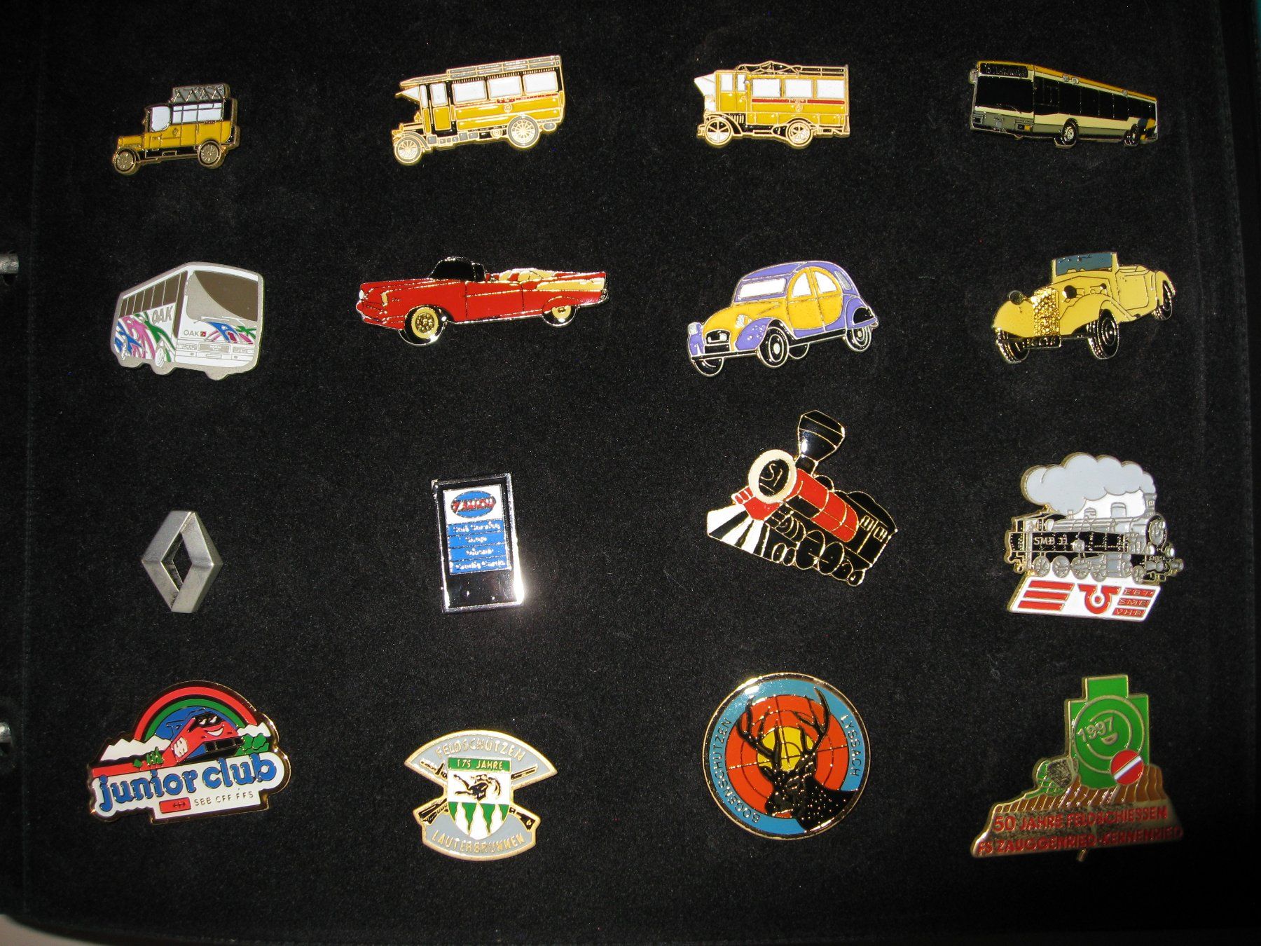 Placchette & Badge: Sammelordner mit 126 Pins – Usato da Burgdorf venduto da Crubi 6