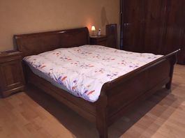 Lit double 160x200 en merisier massif style Louis Philippe