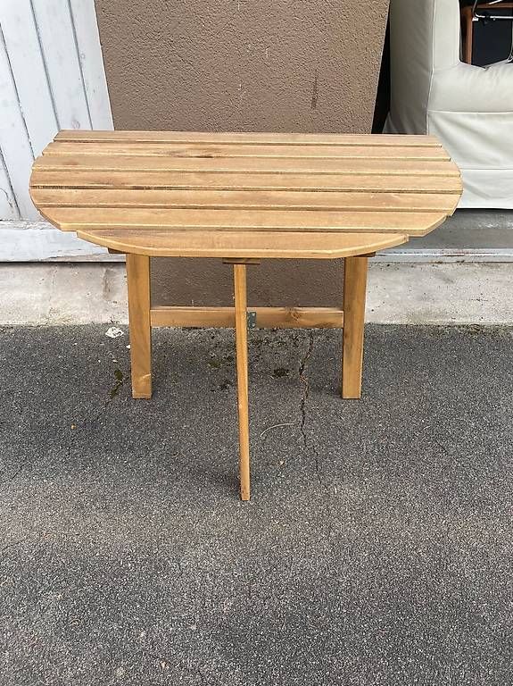 Ikea askholmen tisch halbrund (Gebraucht) in Dübendorf für CHF 20 – nur Abholung auf Ricardo kaufen