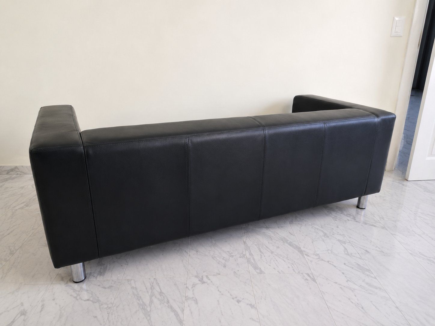 Ikea Divani: IKEA KLIPPAN 2er Sofa schwarz Lederoptik gepflegt – Usato da Derendingen venduto da dei_q7cw 3