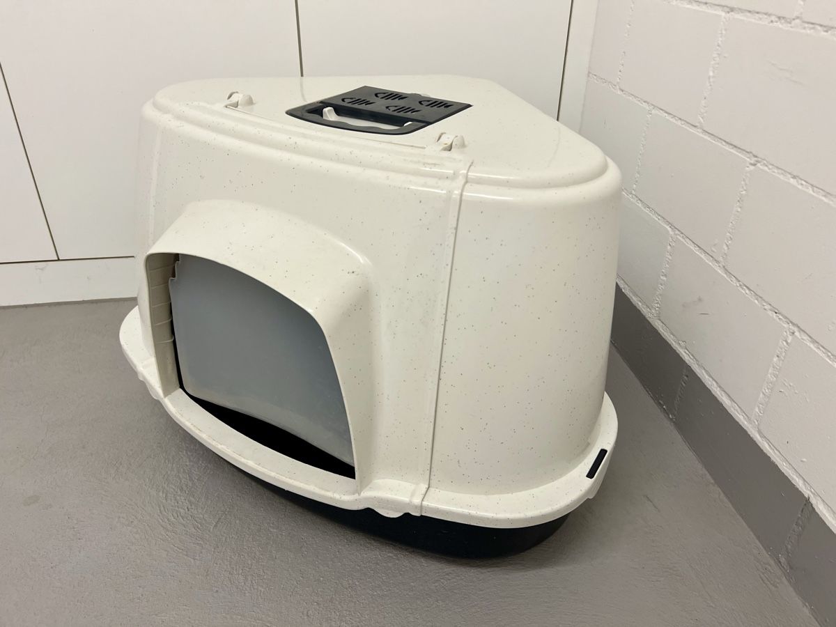 WC: Swisspet XL Eck-Katzenklo – Usato da Gutenswil venduto da ladyn875 1