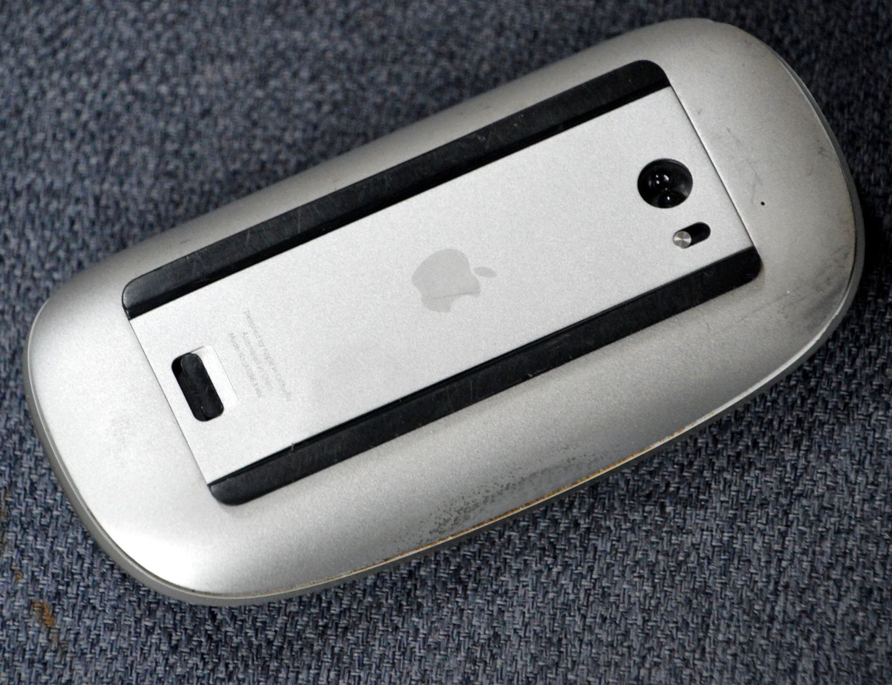 Apple Maus: Apple Magic Mouse A1296 – Gebraucht aus Collonges von  2