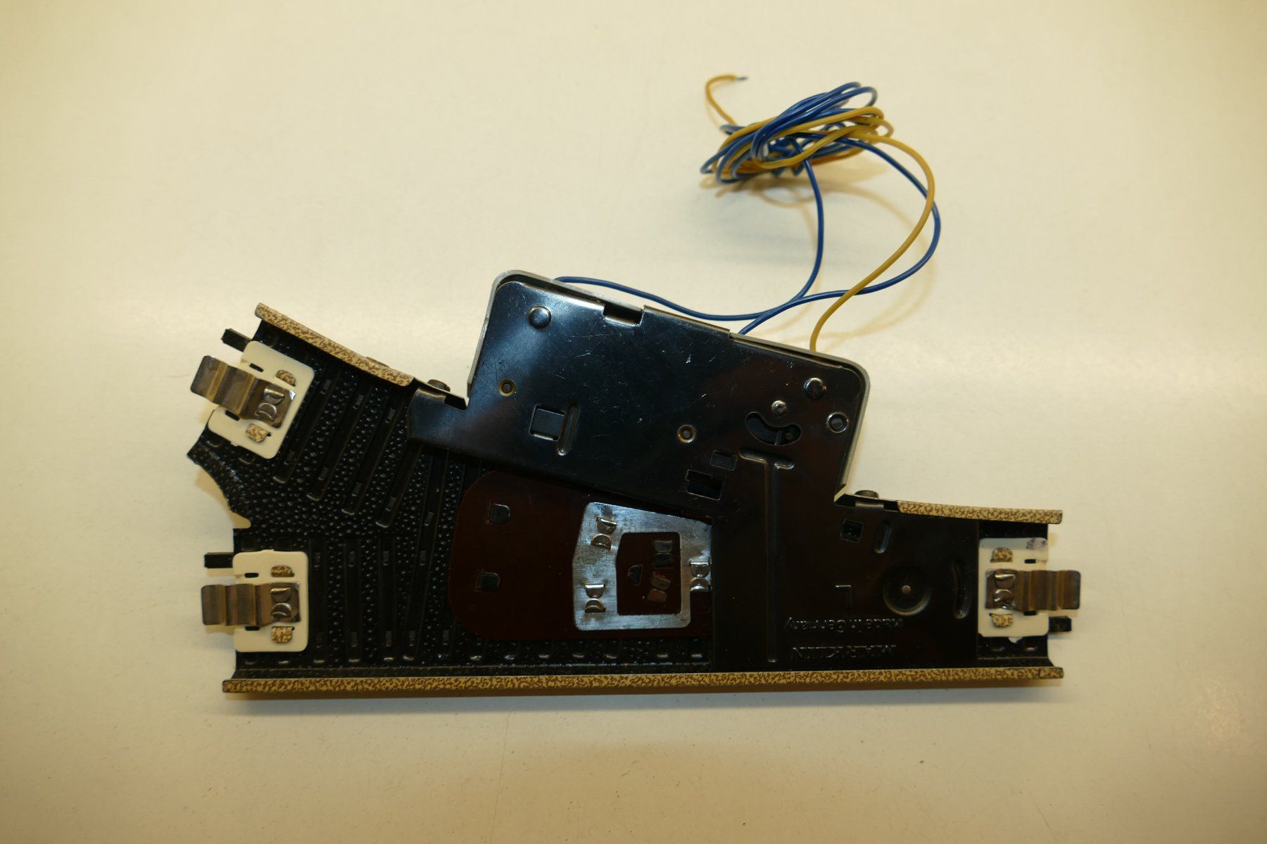 Märklin Modellini di ferrovie: Märklin H0: Elektr. Uraltweiche links – Usato da Niederhasli venduto da rail-duerst 3