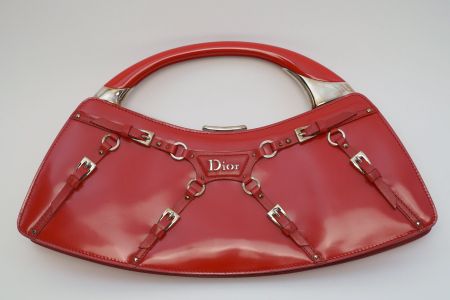 Sac à main Dior en cuir rouge Bondage
