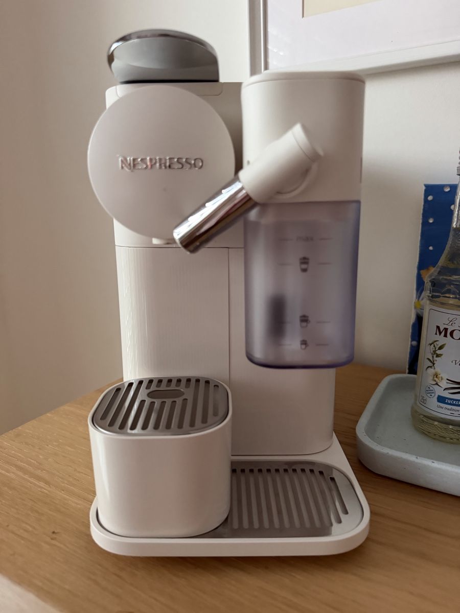 Nespresso Kaffeemaschinen & Espressomaschinen: NESPRESSO Lattissima One Porcelain White – Neu (gemäss Beschreibung) aus St. Gallen von lebenmitlea 4