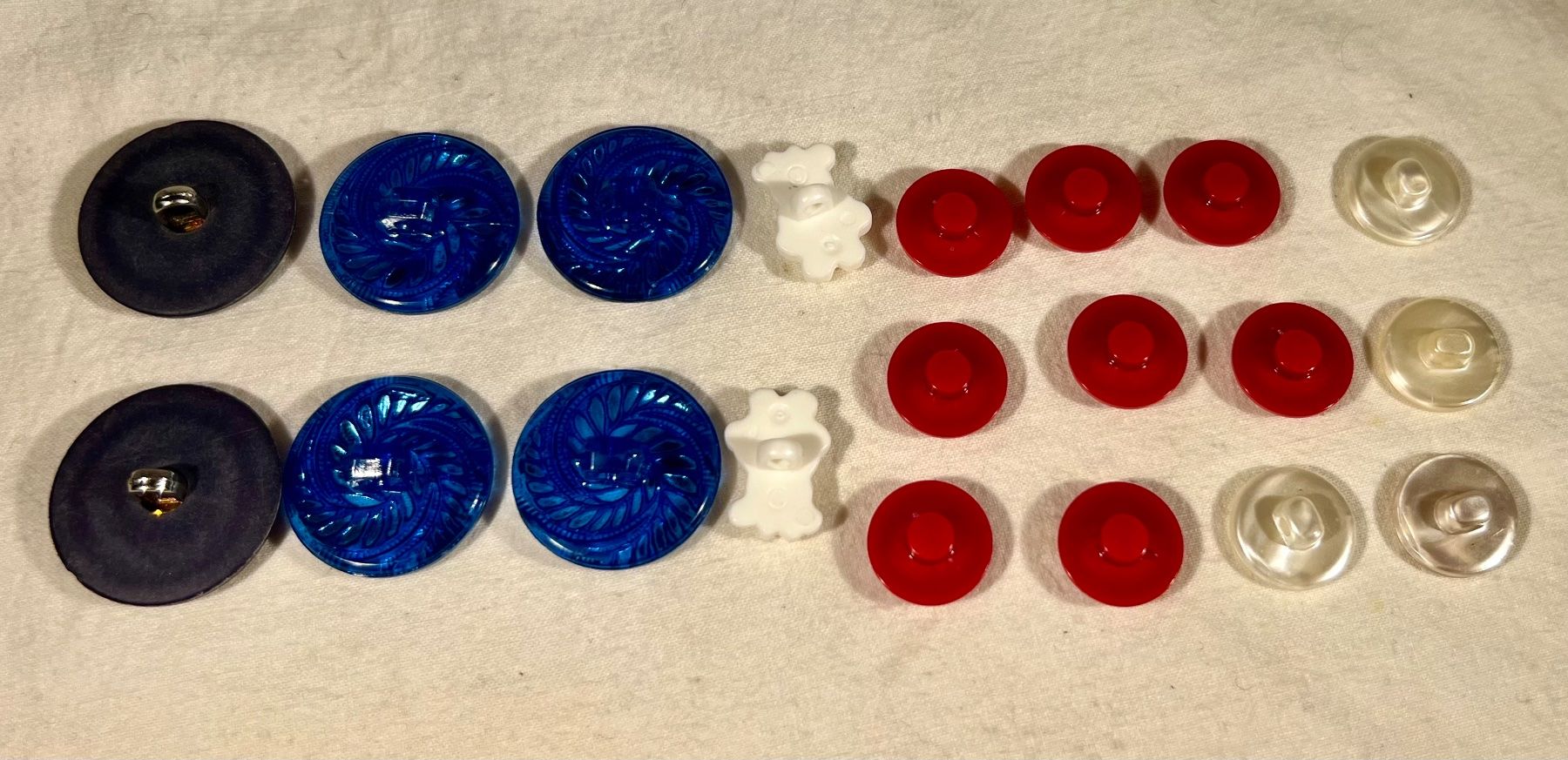 Knöpfe: Lot 24 boutons famtsisies – Gebraucht aus Genève von DELIRBEADS 7