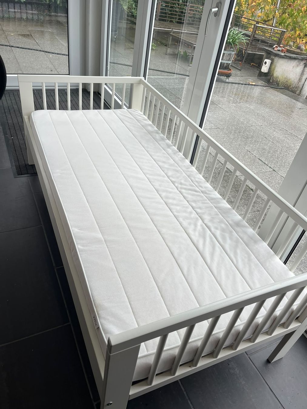 Lits: Ikea Kinderbett mit 2 Matratzen – D'occasion à Bern par realvalntn