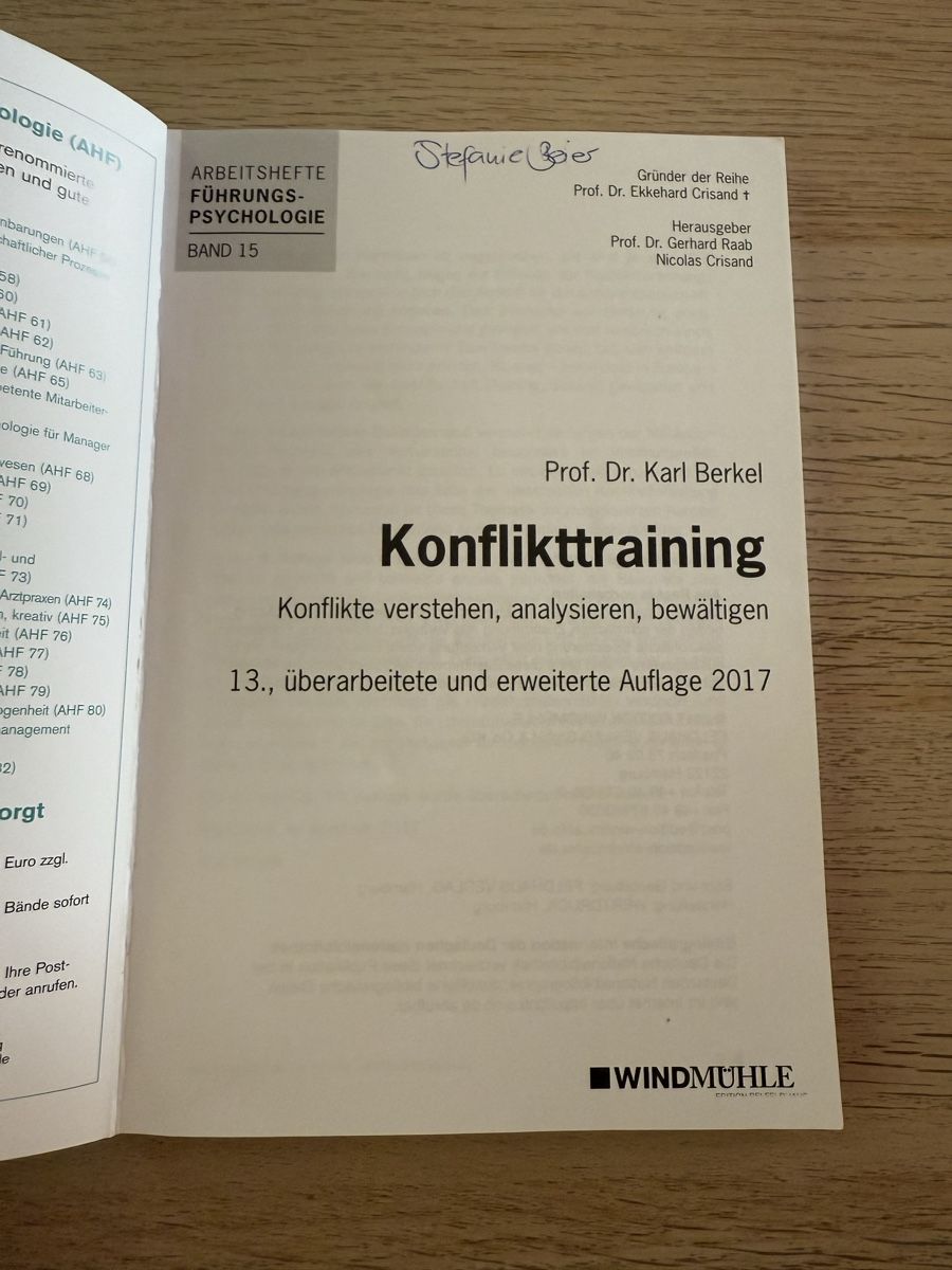 Libri: Konflikttraining - verstehen, analysieren, bewältigen – Usato da Wald ZH venduto da 2kndPlant 2