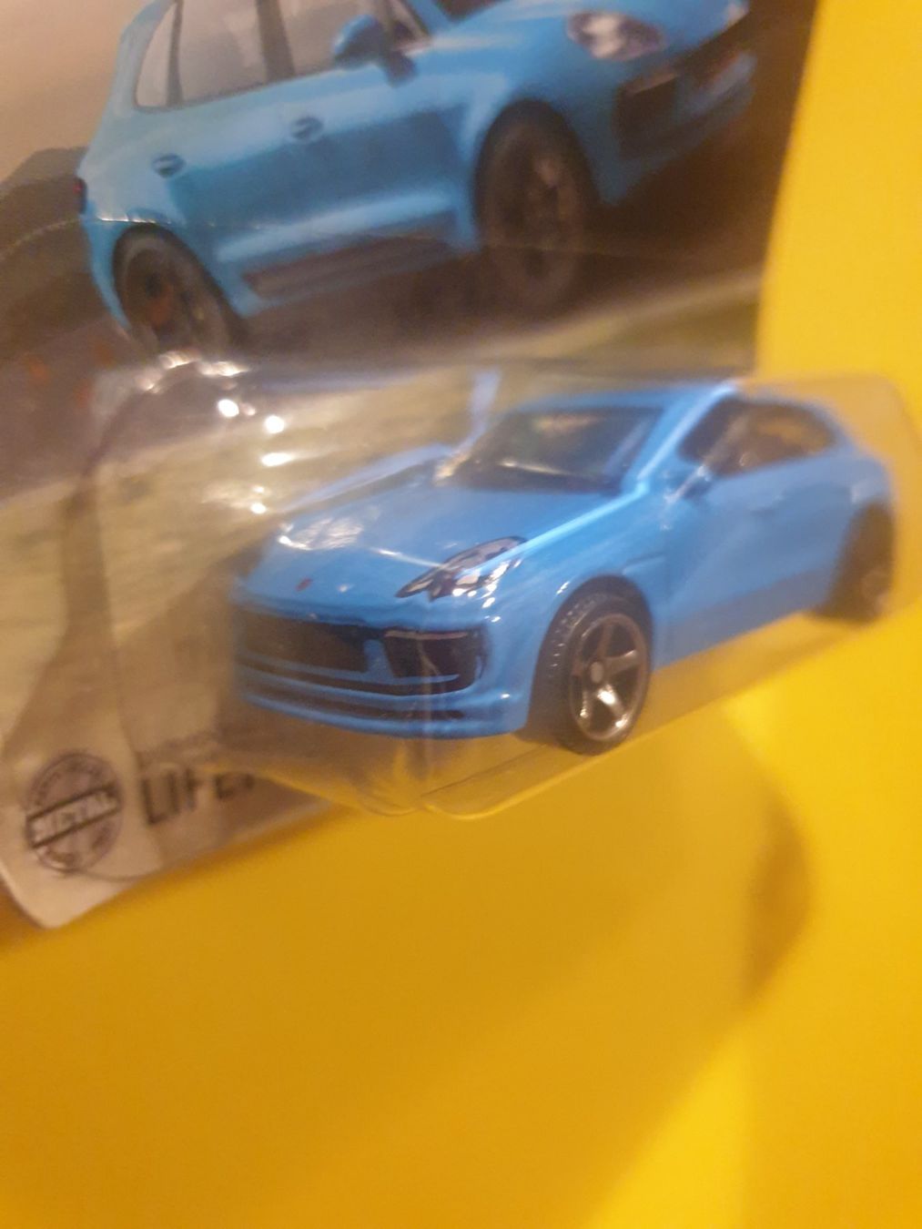Matchbox Voitures modèles: Matchbox PORSCHE MACAN S – Neuf avec emballage d'origine à Oftringen par Rotor 4