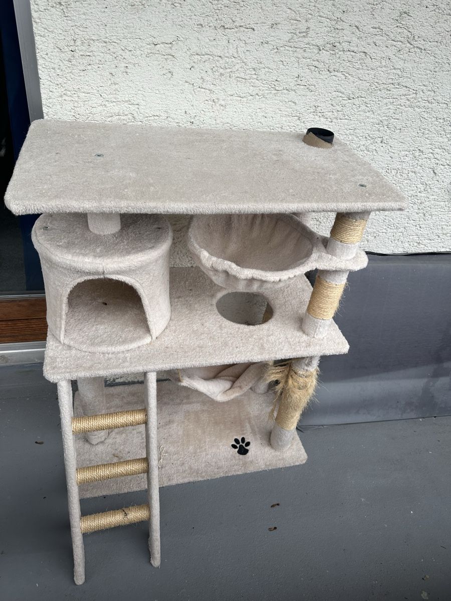 Katzenbaum - Kratzbaum: Kratzbaum  – Gebraucht aus Menznau von Michi-79 1