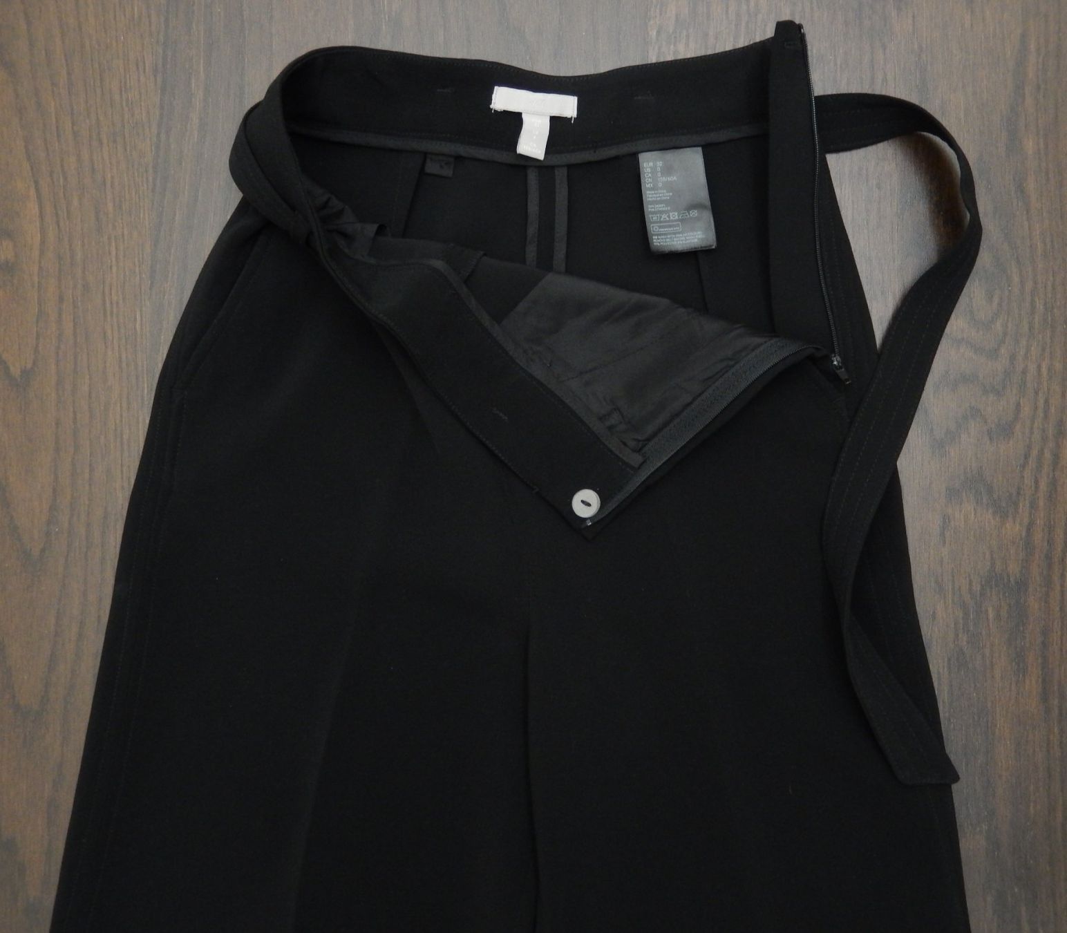 H&M Pantaloni: H&M Weite Hose mit Gurt Gr. XXS/32 – Usato da Tuggen venduto da vivira 8