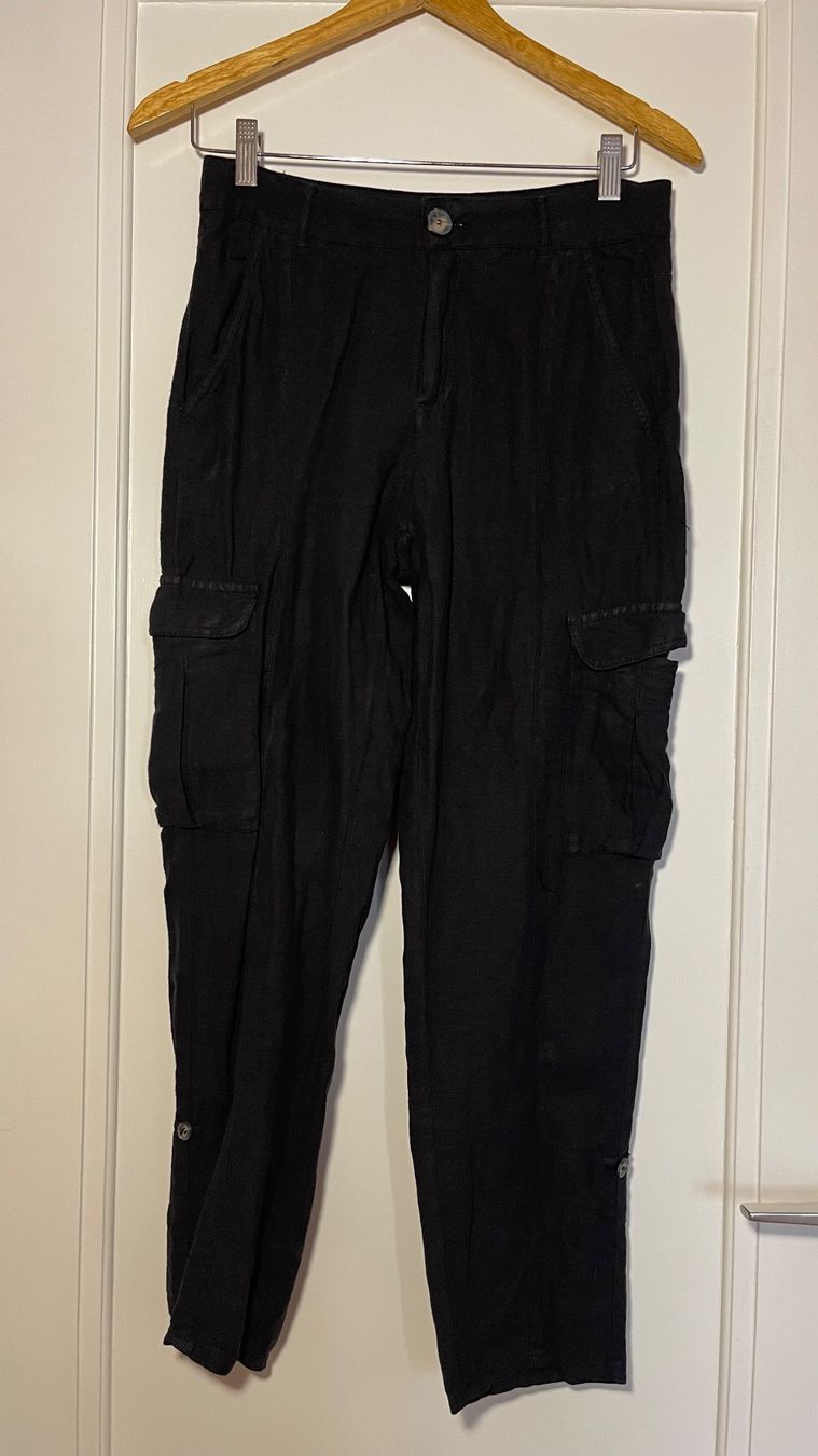 Zara Pantaloni: Pantalon noir en lin – Usato da Territet venduto da Estelle_elletsE