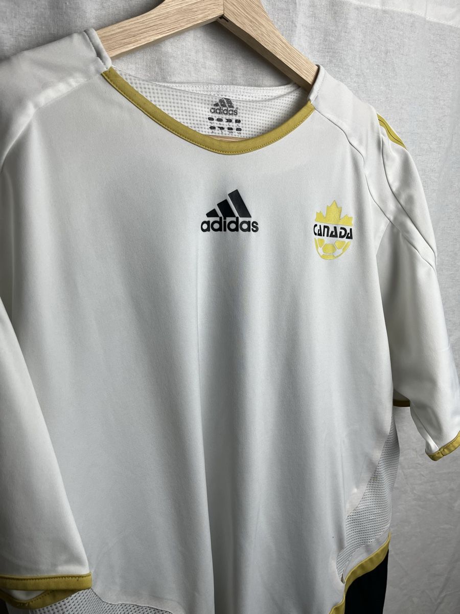 Adidas Canottiere & Pantaloni: Maillot Canada 2003 Adidas vintage – Nuovo (secondo la descrizione) da Les Avanchets venduto da lunedeneige.shop 1