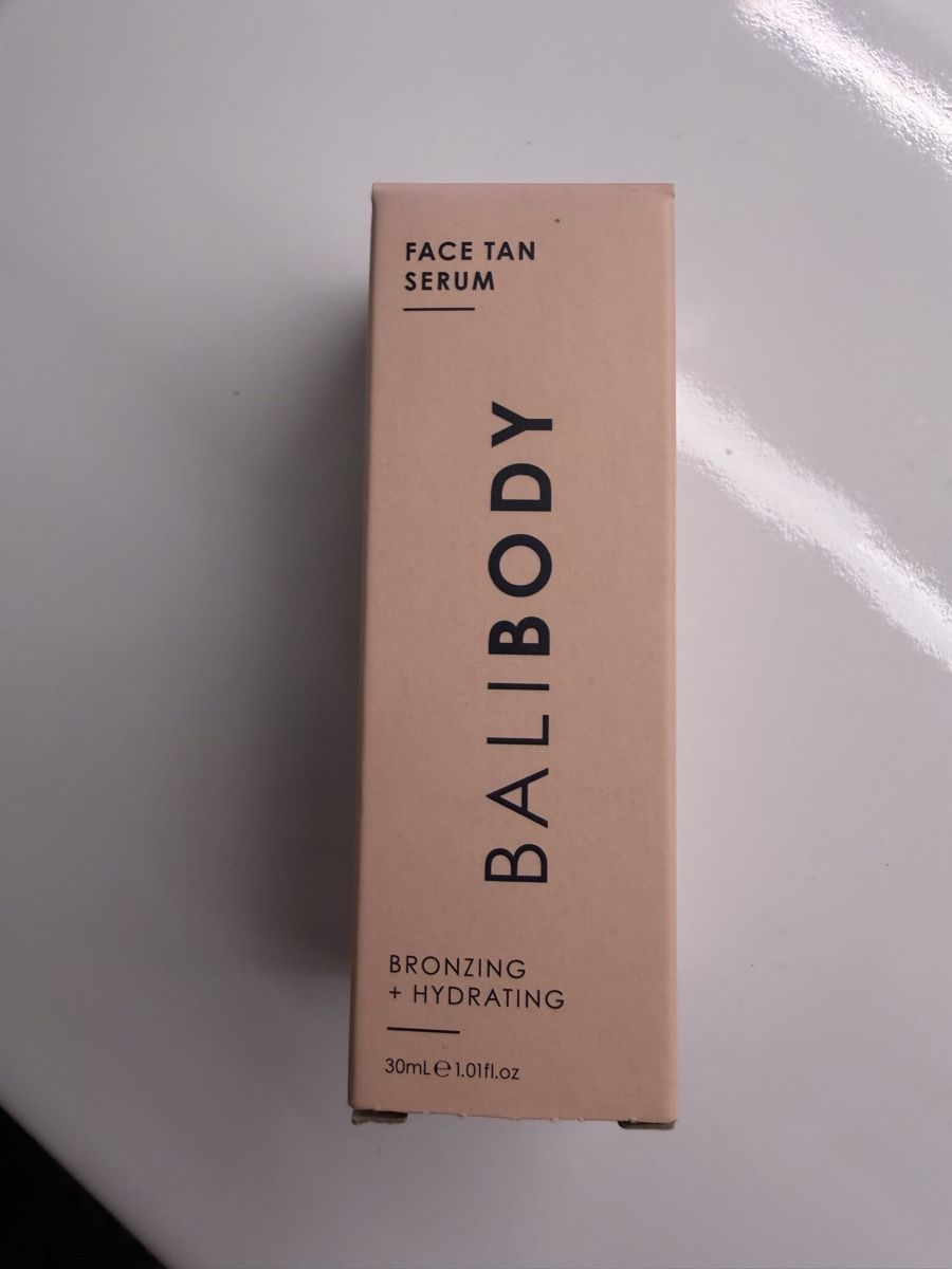 Cura del viso: Bali Body Face Tan Serum  – Nuovo e nell'imballaggio originale da Näfels venduto da mar_2ptp