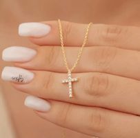 Collier croix dorée avec 12 brillants, NEUF