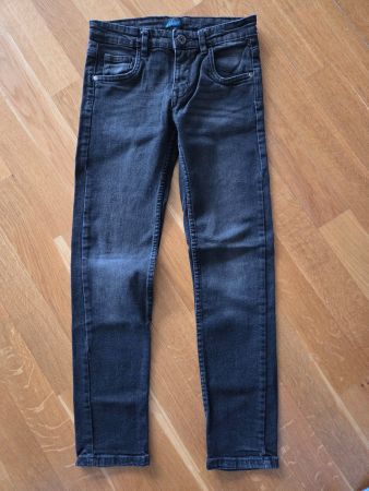 Jeans Gr 140 wie neu