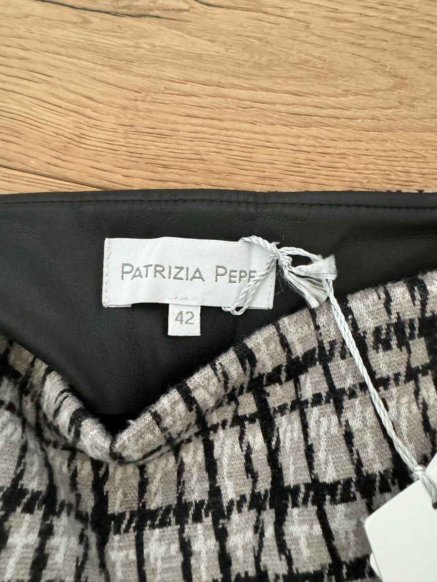 Patrizia Pepe Gonne: Gonna Patrizia Pepe – Nuovo e nell'imballaggio originale da Corteglia venduto da Doubleu-09 2
