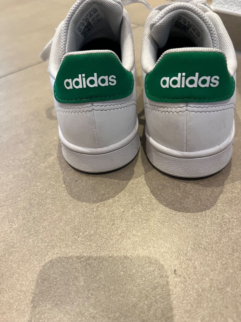 Adidas Scarpe per ragazzi: ***ADIDAS*** Sneaker Gr. 33! – Usato da Volketswil venduto da Kephren 8