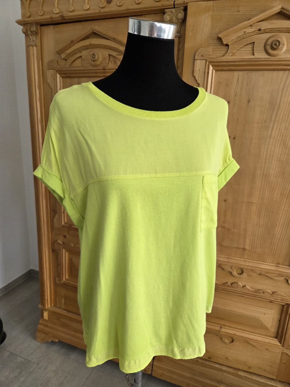 Comma T-shirt: schönes T-Shirt, comma – Nuovo (secondo la descrizione) da Wiesendangen venduto da Sinhuk