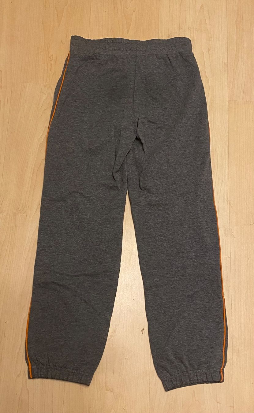 Pantaloni: Trainerhose / Jogginghose grau von bpc, Grösse 152 – Usato da Schnottwil venduto da Chasarmar