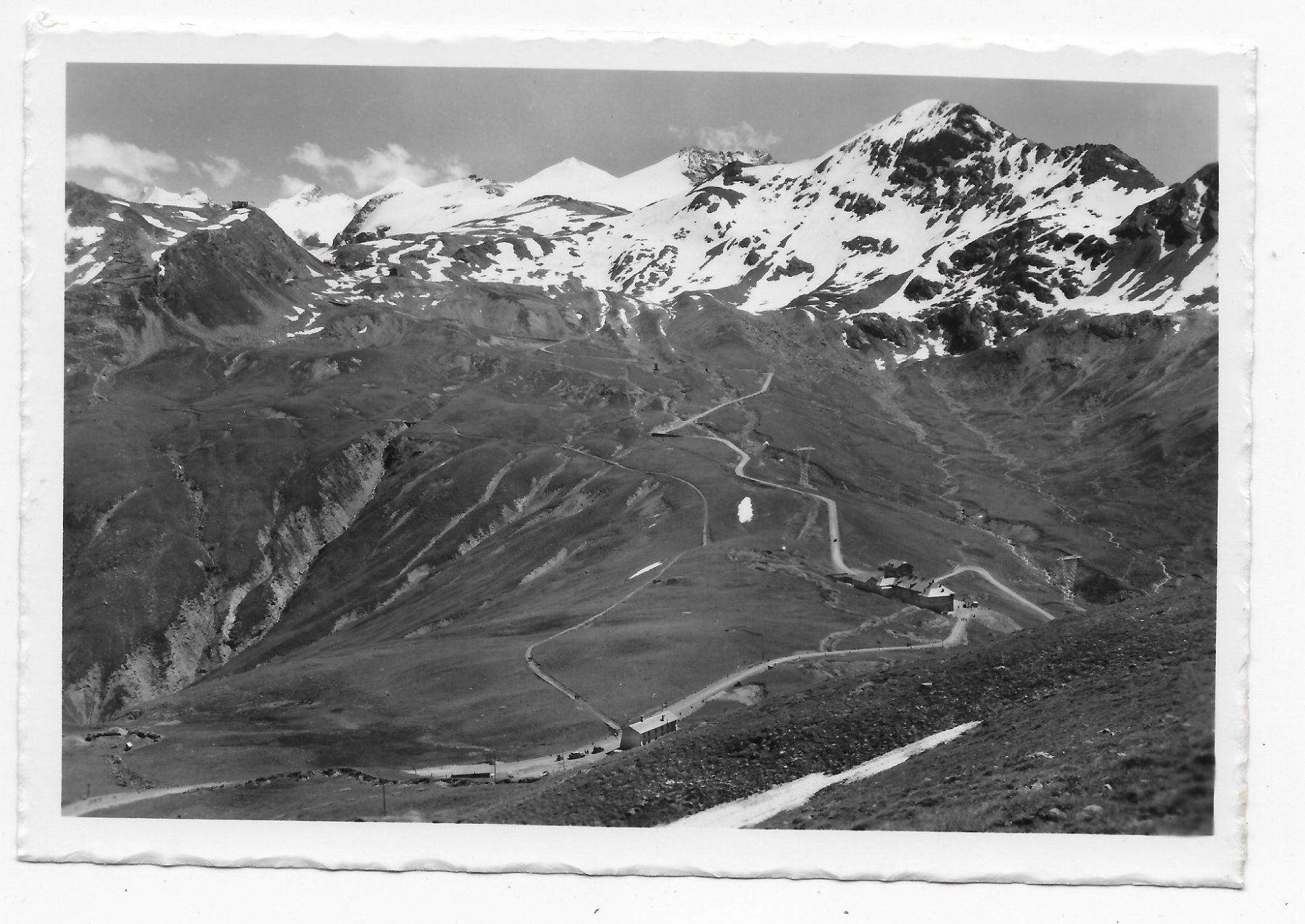 Cartoline postali: Umbrailpasshöhe mit Dreisprachenspitze – Usato da Hefenhofen venduto da Richsalz