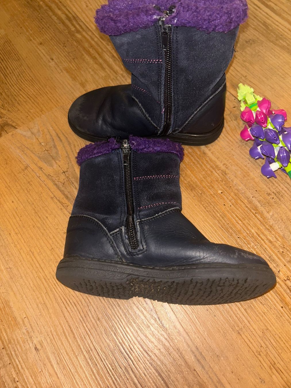 Chaussures filles: Winterstiefel 23/24 – D'occasion à Safenwil par 2hand_aber_wertvoll 1