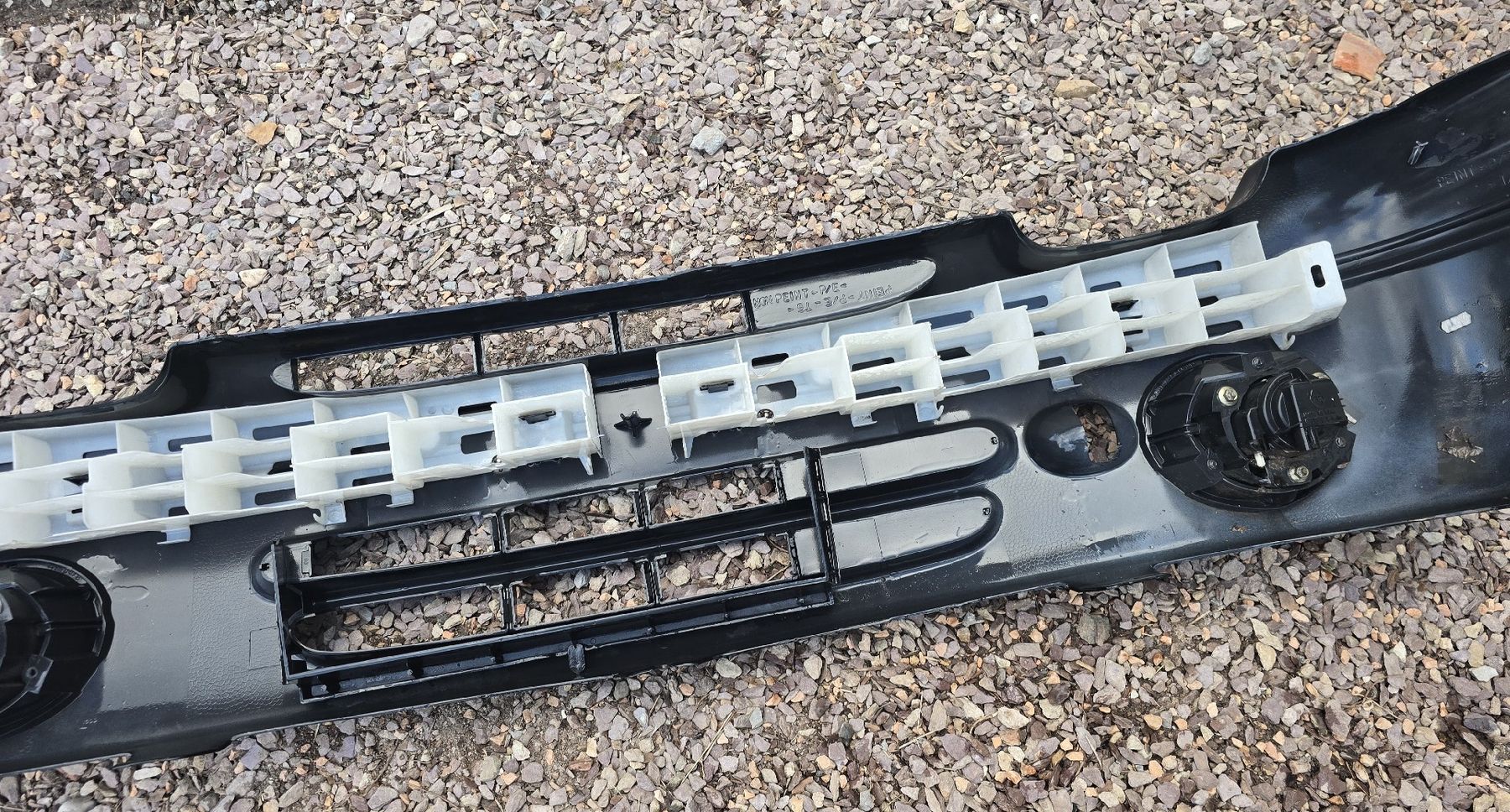 Renault Tutti pezzi di ricambio auto: Renault Twingo Front- & Heckstoßstange – Usato da Wangs venduto da Restposten.Garage 7