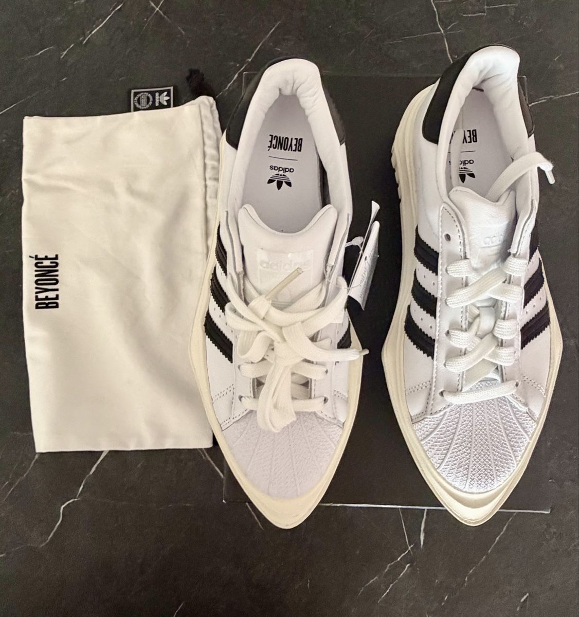 Damenschuhe: Adidas x Beyoncé Superstar 37⅓ – Neu (gemäss Beschreibung) aus Zofingen von sve_8l6g 2