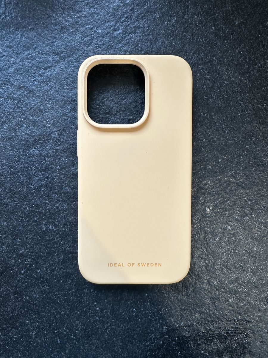 iDeal of Sweden Cover & Protezioni schermo: LAST CHANCE ! iPhone 14 Pro Silikon Case – Usato da Magden venduto da Suki_