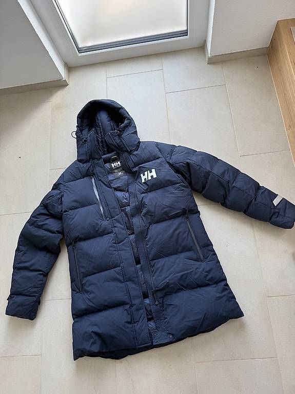 Mäntel: Helly Hansen Parka L – Neu und originalverpackt aus Erlen von Carmenzingg