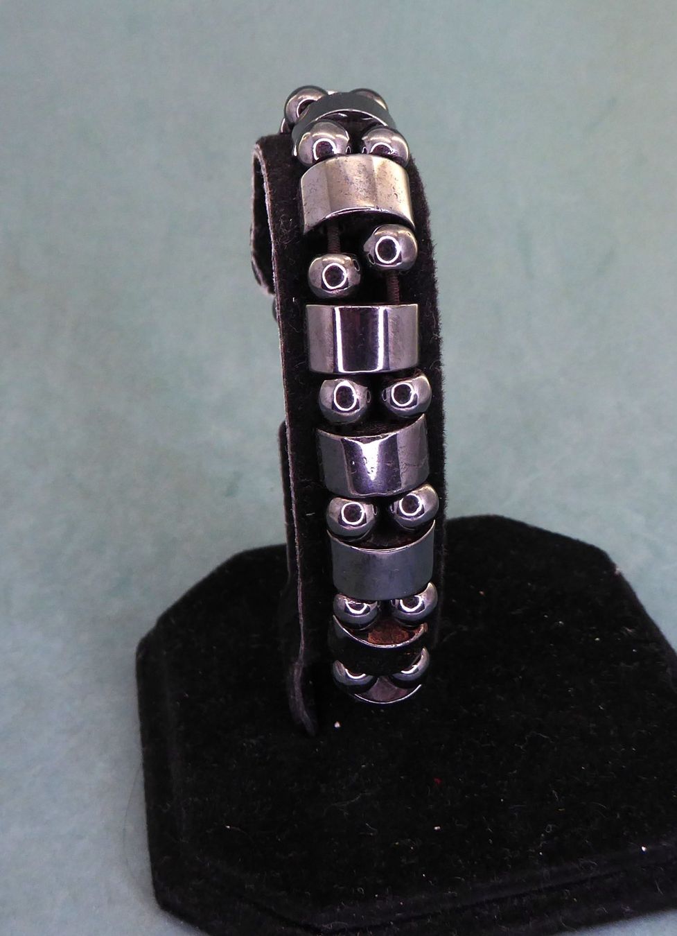 Bracciali & Braccialetti: Armband Hämatit Steine an Gummiband – Usato da Muri AG venduto da silvermouse007 4