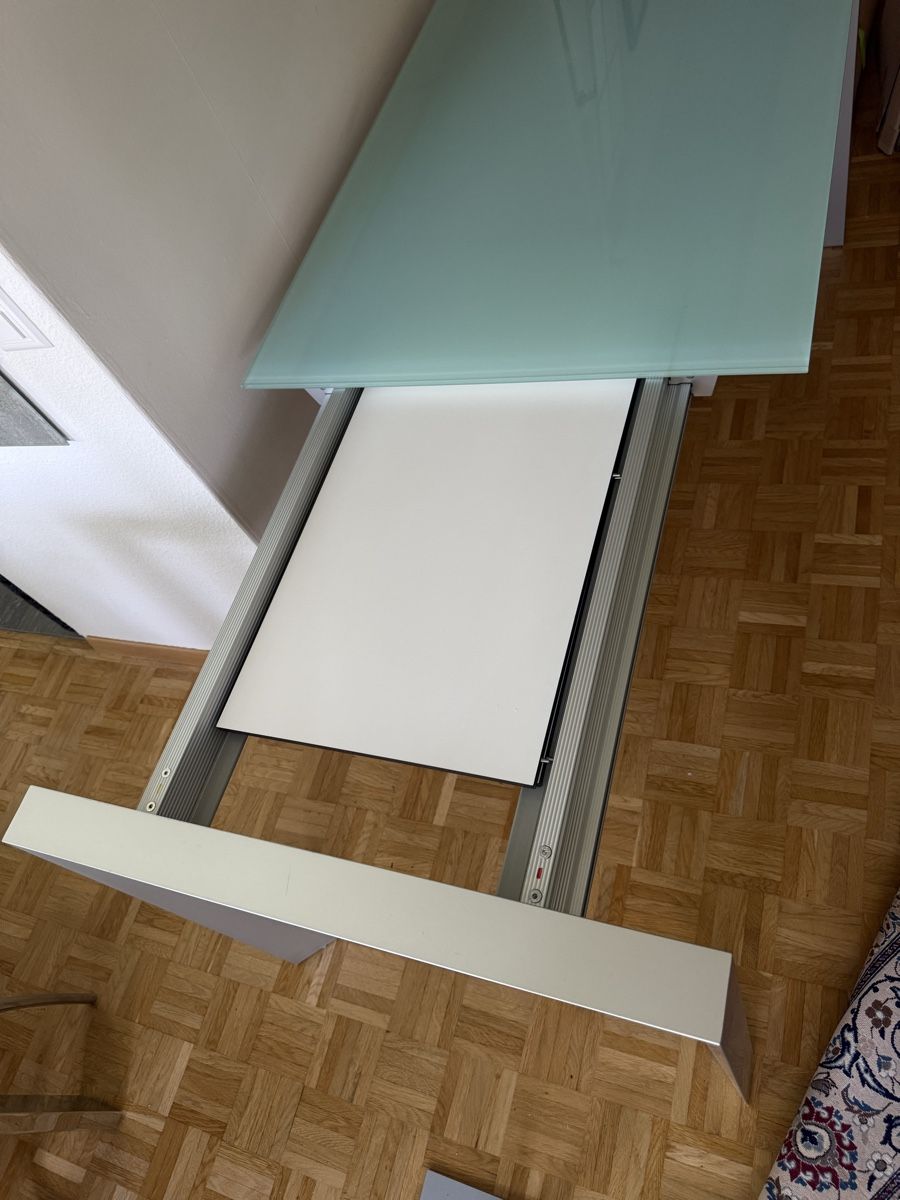 Tavoli: Glastisch mit Erweiterung und Aluminiumgestell – Usato da Zollikerberg venduto da n737_P5 4