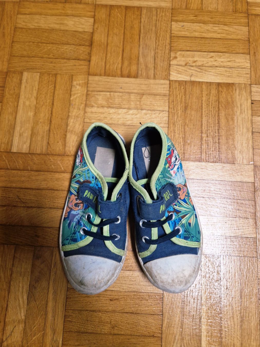 Scarpe per ragazzi: Turnschuhe Grösse 29/30 – Usato da Stüsslingen venduto da white_angel86 2
