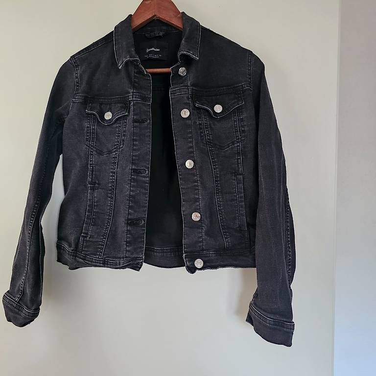 Vestes: Stradivarus Jeansjacke S/36 – Neuf avec emballage d'origine à Zürich par EstrellaTarotReader 1