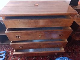 Commode ancienne en bois massif  4 tiroirs