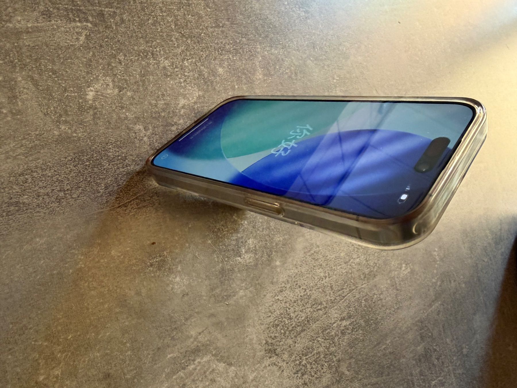 Apple Telefoni cellulari / Smartphones: iPhone 15 pro – Usato da Sonceboz-Sombeval venduto da clo_g9wl 3