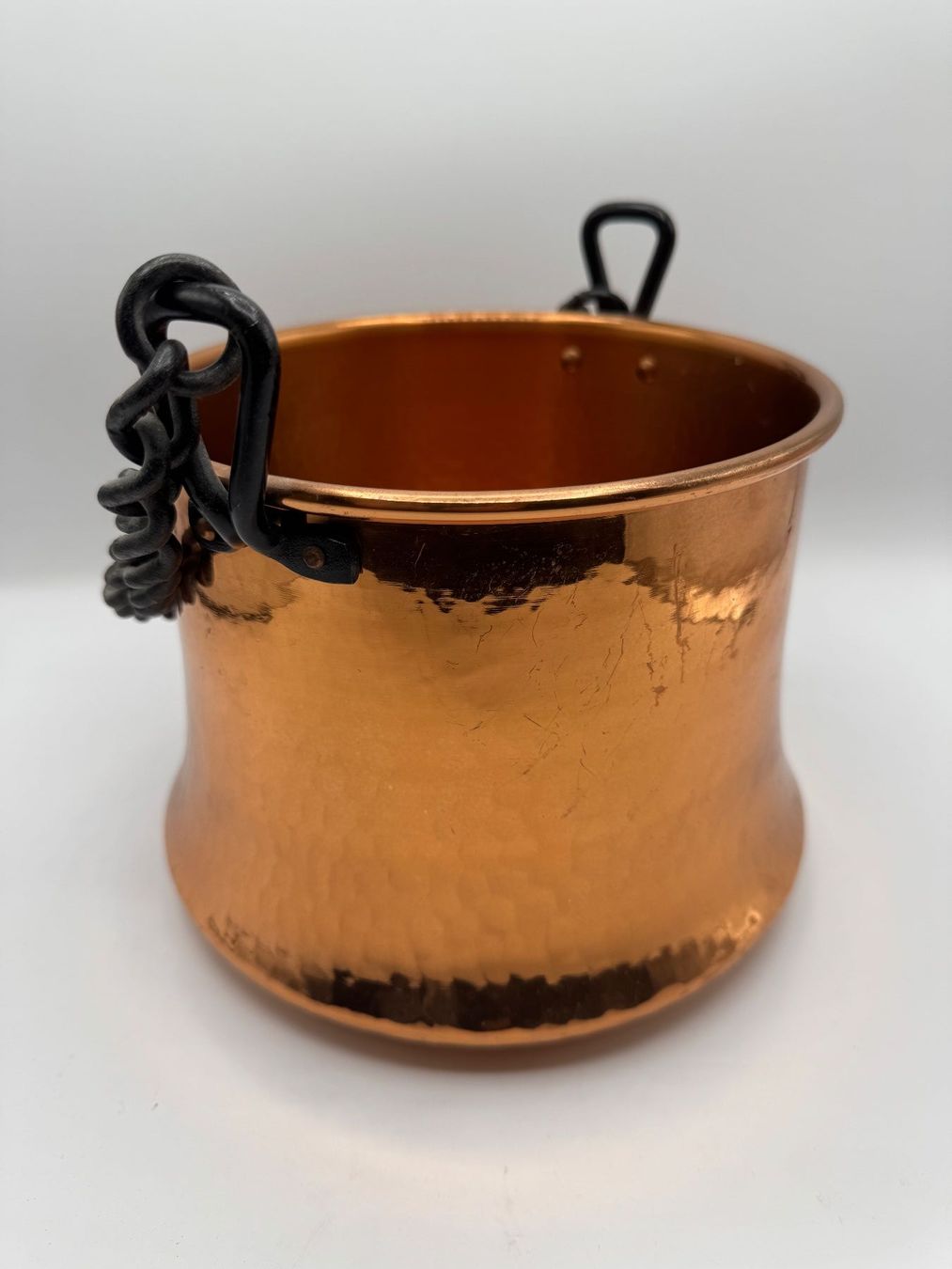 Vasi per fiori: Kupfertopf mit Kette – Usato da Sachseln venduto da BONATI01 1