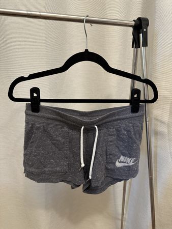 Nike Shorts Damen Grau Grösse S guter Zustand