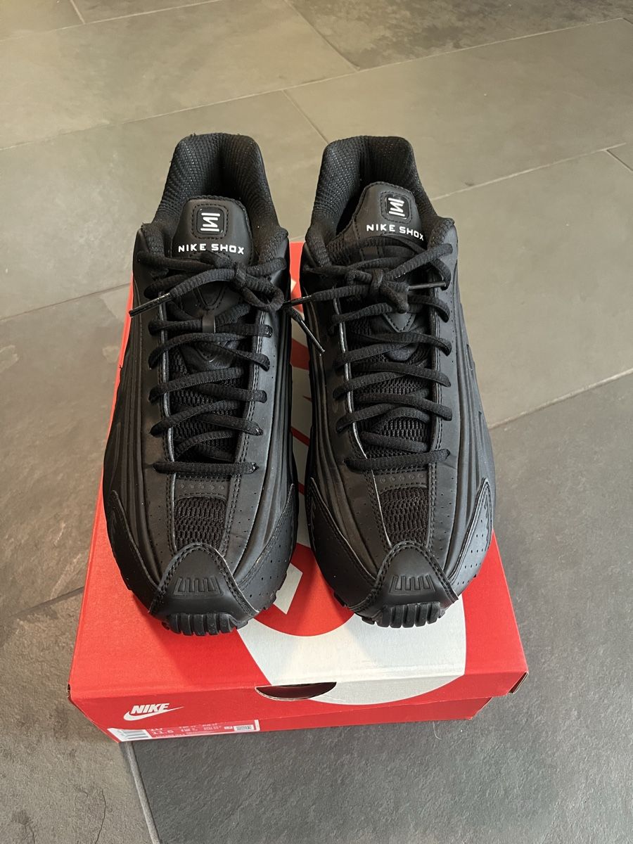 Nike Chaussures hommes: Nike Shox R4 – D'occasion à Lenzburg par JoelMeier 1