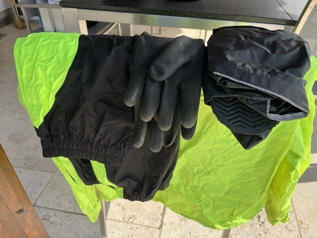 Costumes: Regenkombi Motorrad – D'occasion à Bennwil par geisers 1