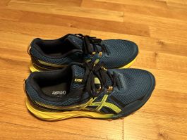 Asics Schuhe Gr. 42.5, fast wie neu