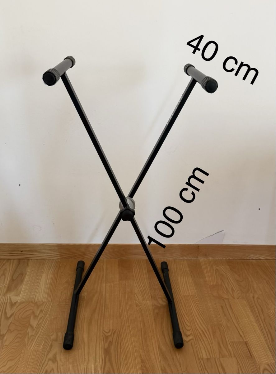Supports pour instruments & partitions: Keyboard-Ständer BASIX – D'occasion à Münsingen par Immergutbedient