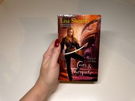 NOVEL: Lisa Shearin, Con & Conjure