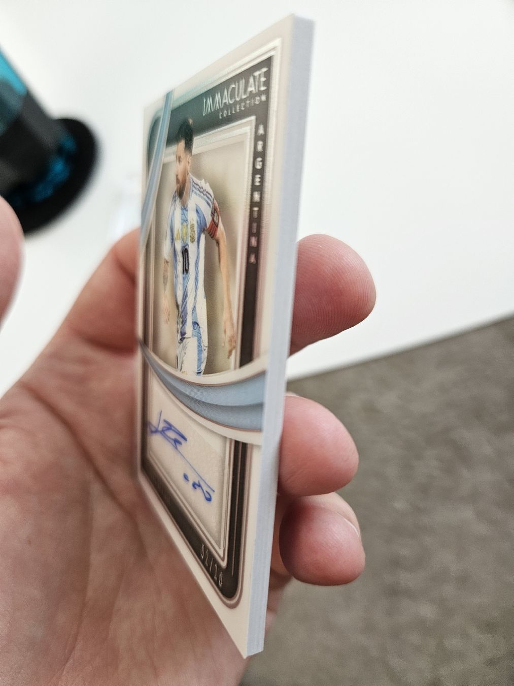 Panini Sammelbilder & Trading cards: Panini Immaculate Lionel Messi Shadowbox Autogramm 02/10 – Neu (gemäss Beschreibung) aus Baar von phi_6xdh 4