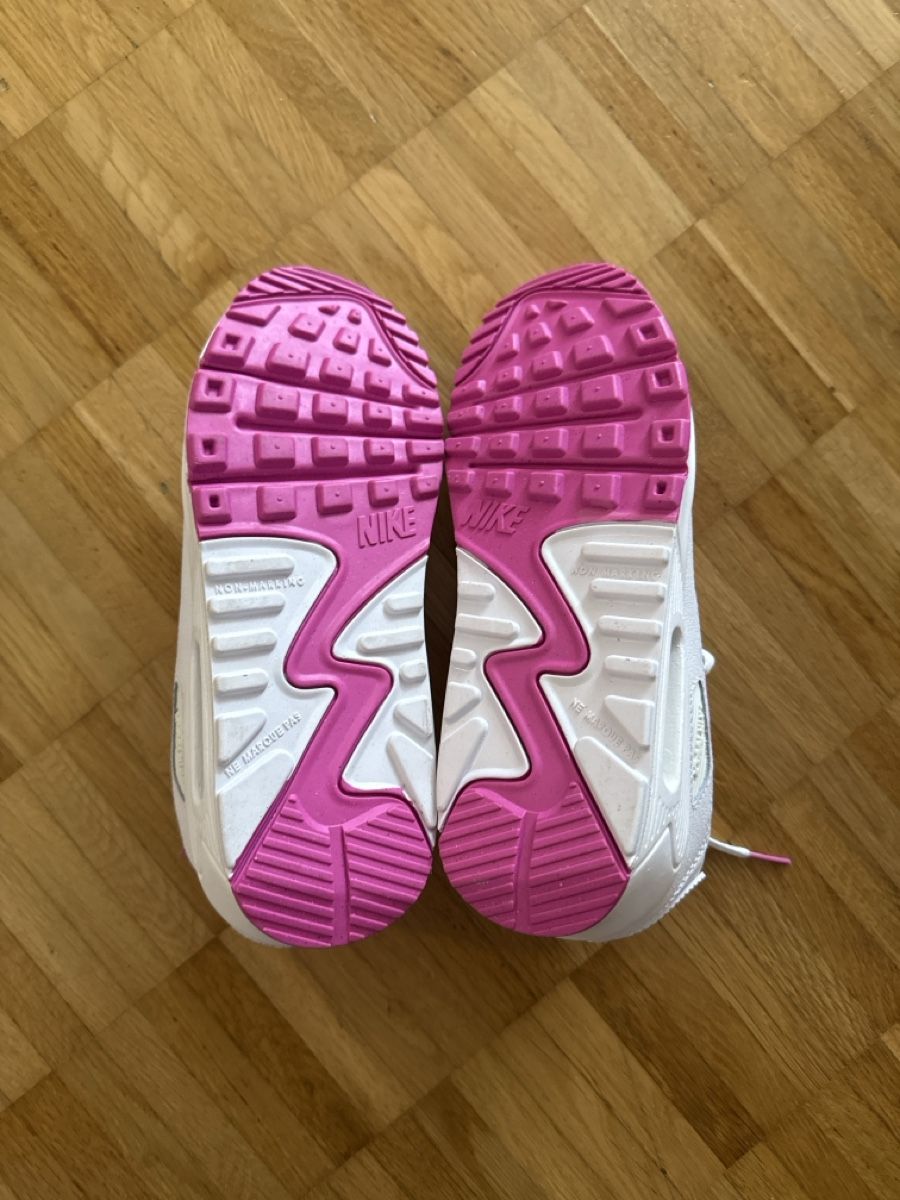 Nike Chaussures femmes: Nike Air Max 90 neu und original  – Neuf avec emballage d'origine à Sisseln AG par Gommibaerli87 4