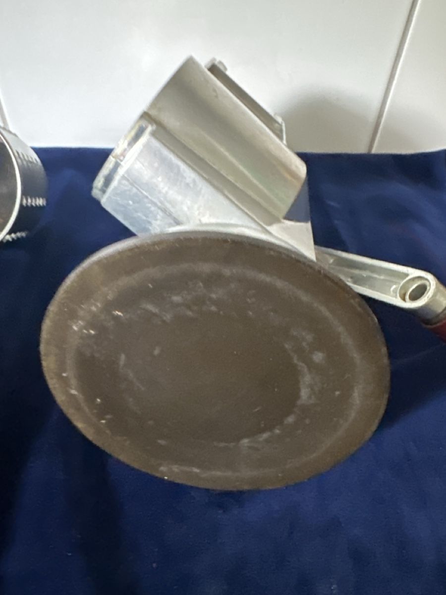Zyliss Elettrodomestici da cucina: Zyliss Käsereibe mit 5 Einsätzen gebraucht – Usato da Zürich venduto da Chaeffeler 6