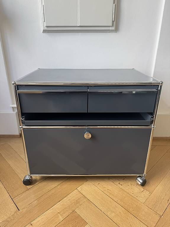 USM Commodes: Console USM Haller – D'occasion à Cologny par ale_rr8m