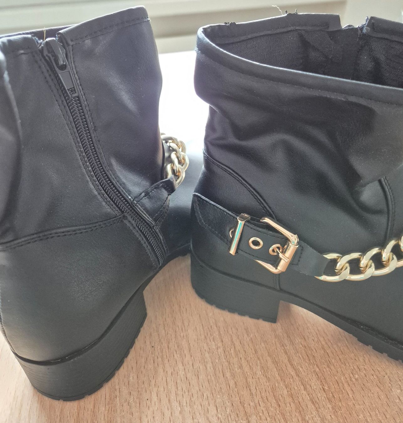 Scarpe da donna: Winterschuhe, Stiefeli,Absatz 2,5 cm,grösse 38 schwarz, – Nuovo e nell'imballaggio originale da Oberbuchsiten venduto da hundesalon-nadja 1