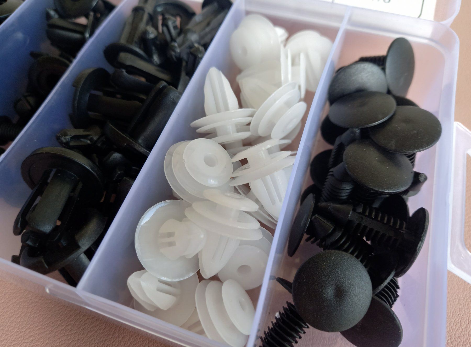 Alle Ersatzteile: Befestigungssatz Karosserie-Stossstangen - Kit de fixation – Neu (gemäss Beschreibung) aus Bussigny von NATURALO 4