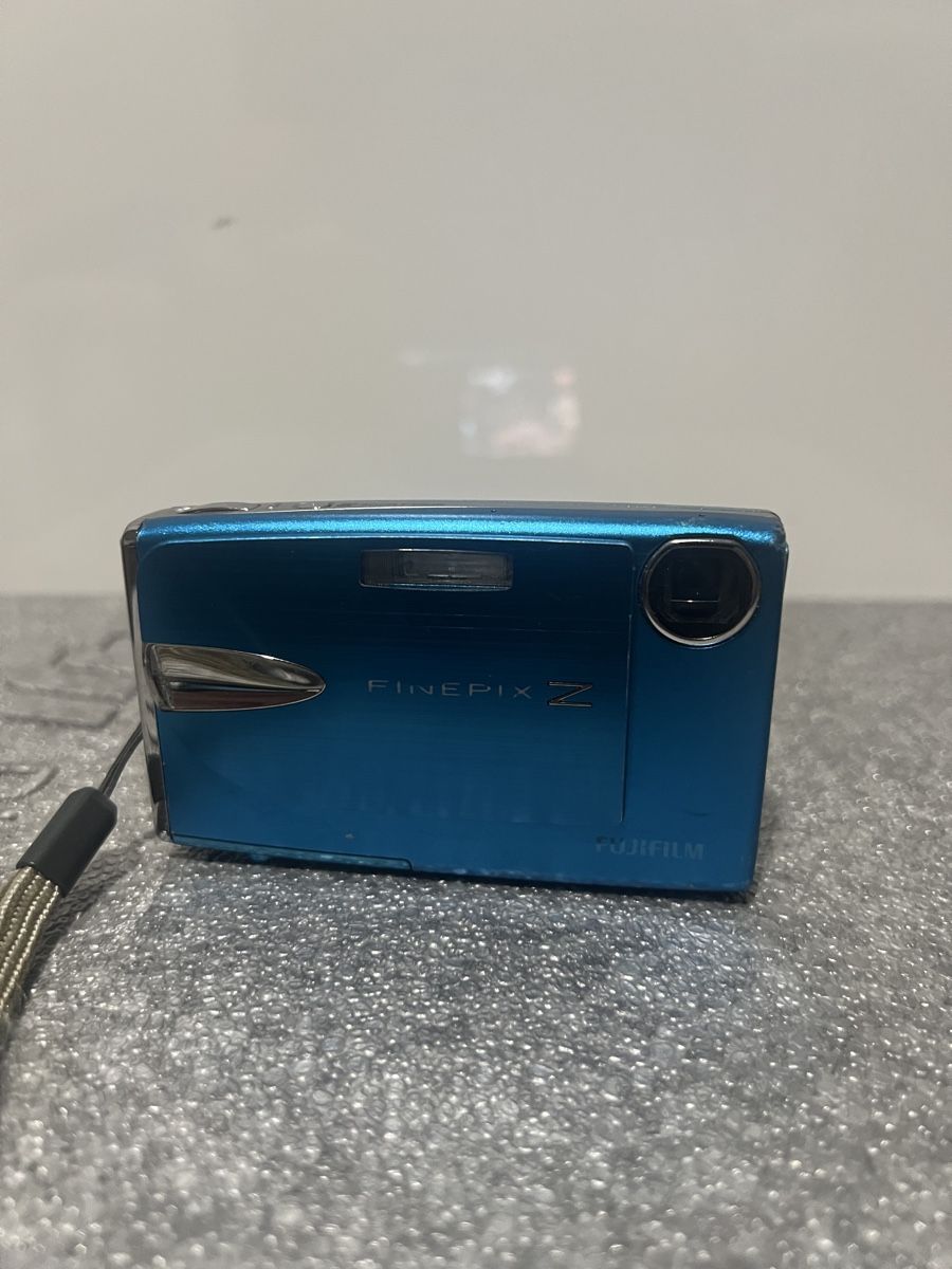 Fujifilm Fotocamera: FujiFilm FinePix Z Digitalkamera – Usato da Unterkulm venduto da Sita013